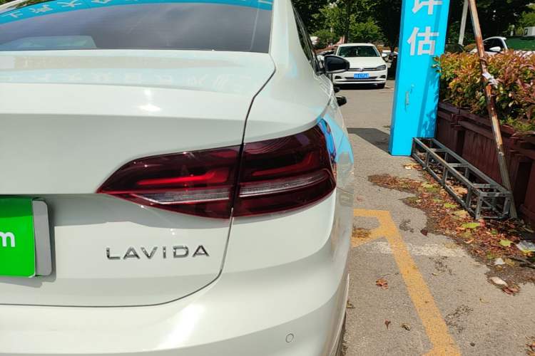 Used Volkswagen Lavida 2023 1.5L Automatic 5 Million Edition Exterior 3