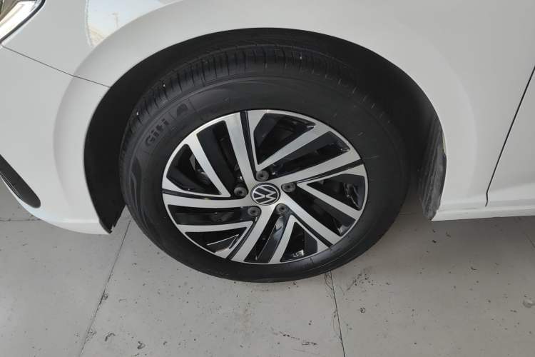 Used Volkswagen Lavida 2023 Revised Version 1.5L Automatic Starry Sky Edition – 5 Million Units Exterior 4