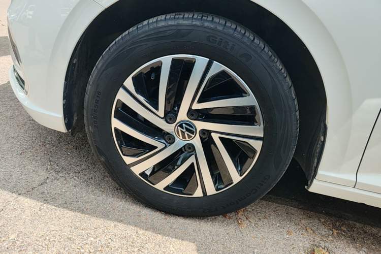 Used Volkswagen Lavida 2023 1.5L Automatic 5 Million Edition Exterior 4