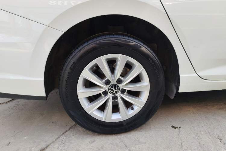 Used Volkswagen Lavida 2023 1.5L Automatic De Yi Edition Exterior 5