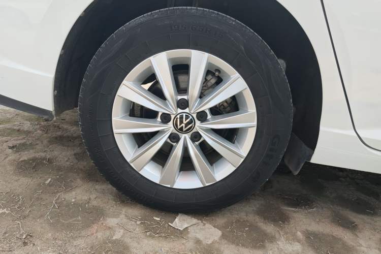Used Volkswagen Lavida 2023 1.5L Automatic De Yi Edition Exterior 5