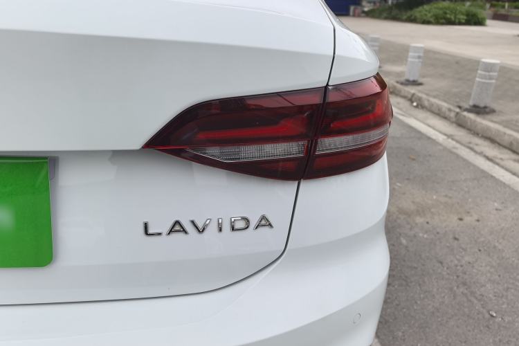 Used Volkswagen Lavida 2023 1.5L Automatic De Yi Edition Exterior 5