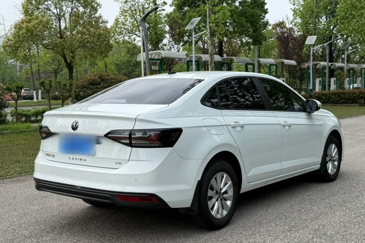 Used Volkswagen Lavida 2023 New Sharp 1.5L Automatic Excellent New Edition Exterior 6