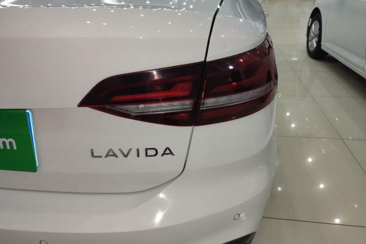 Used Volkswagen Lavida 2023 Revised 1.5L Automatic DeYi Edition Exterior 6