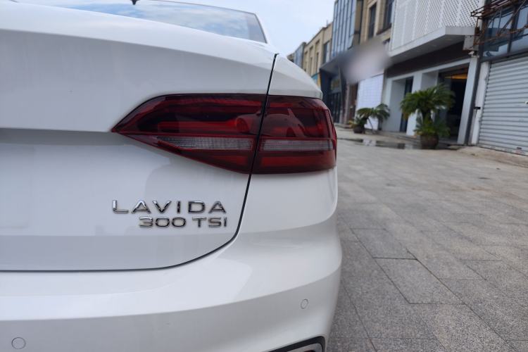 Used Volkswagen Lavida 2023 300TSI DSG Full-Comfort Edition Exterior 7