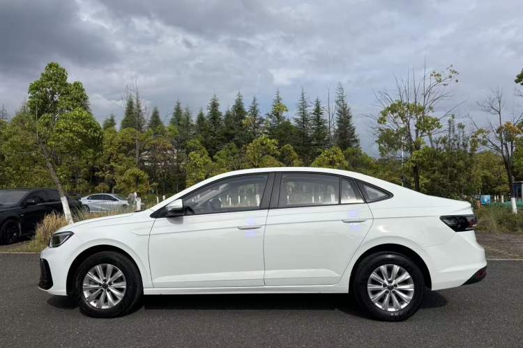 Used Volkswagen Lavida 2023 New Sharp 1.5L Automatic Excellent New Edition Exterior 8