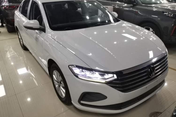Used Volkswagen Lavida 2023 1.5L Automatic De Yi Edition Front Right 45 Deg
