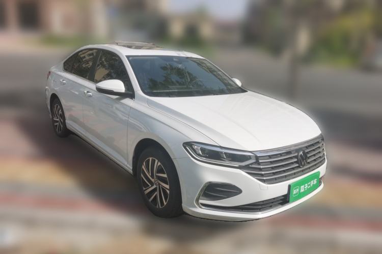 Used Volkswagen Lavida 2023 300TSI DSG Full-Comfort Edition Front Right 45 Deg