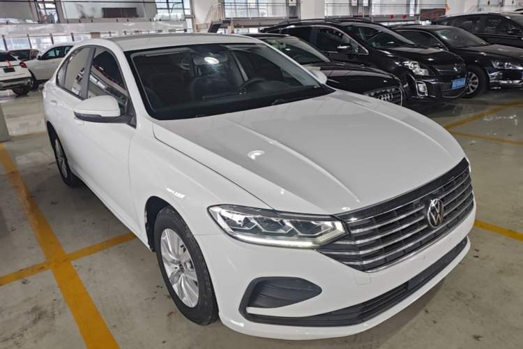 Used Volkswagen Lavida 2023 1.5L Automatic De Yi Edition Front Right 45 Deg