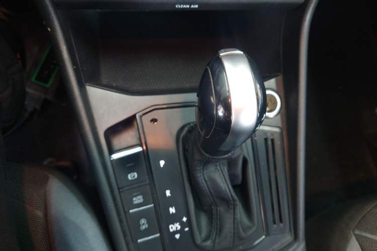 Used Volkswagen Lavida 2023 1.5L Automatic De Yi Edition Gear Lever
