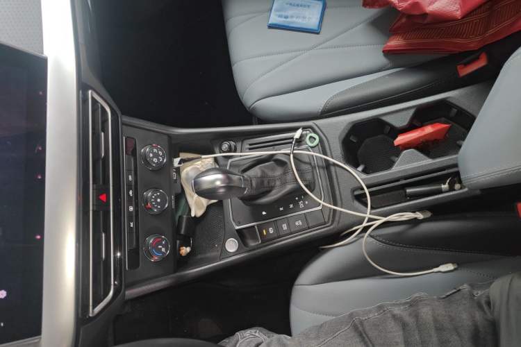 Used Volkswagen Lavida 2023 1.5L Automatic 5 Million Edition Gear Lever