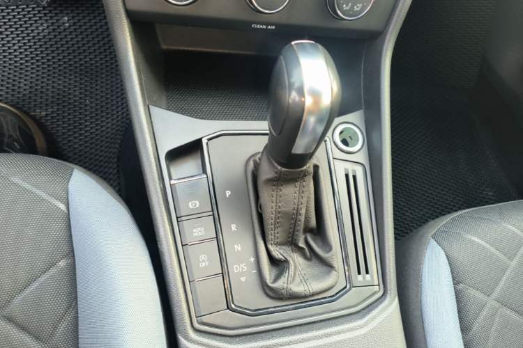 Used Volkswagen Lavida 2023 Revised 1.5L Automatic DeYi Edition Gear Lever