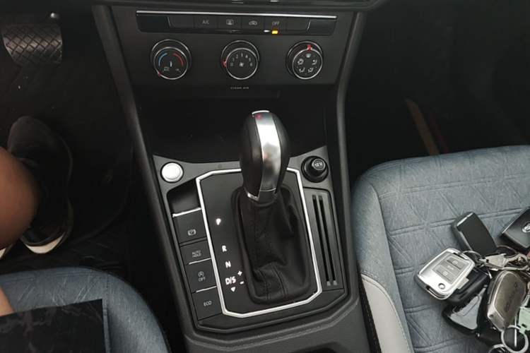 Used Volkswagen Lavida 2023 280TSI DSG Full-Comfort Edition Gear Lever