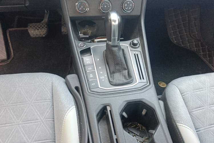 Used Volkswagen Lavida 2023 280TSI DSG Full-Comfort Edition Gear Lever