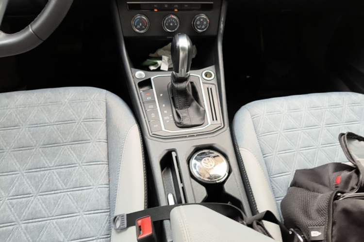 Used Volkswagen Lavida 2023 280TSI DSG Full-Comfort Edition Gear Lever