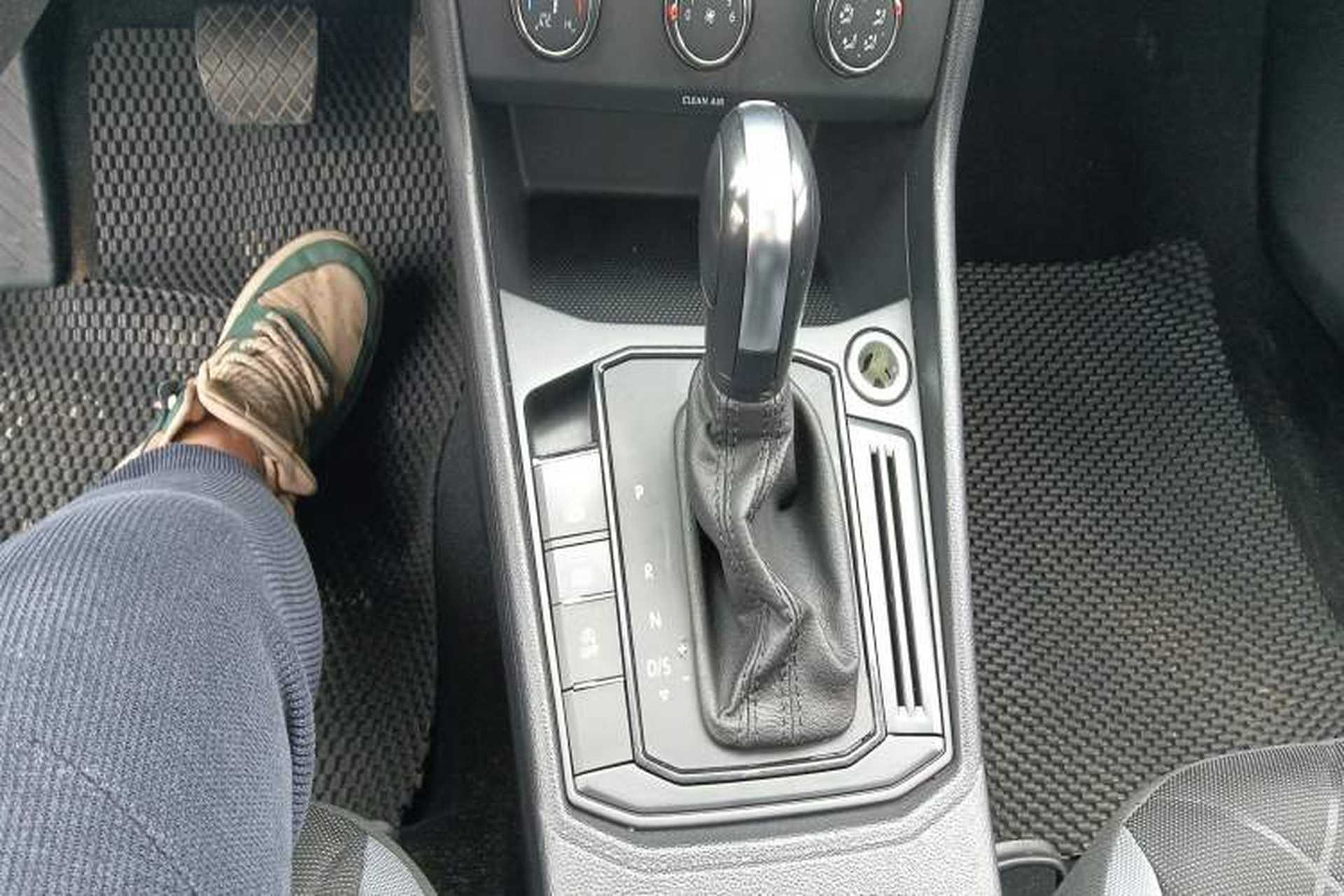 Used Volkswagen Lavida 2023 1.5L Automatic De Yi Edition Gear Lever