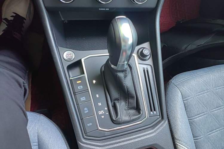 Used Volkswagen Lavida 2023 280TSI DSG Full-Comfort Edition Gear Lever