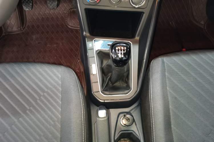 Used Volkswagen Lavida 2023 New Sharp 1.5L Manual New Comfort Edition Gear Lever
