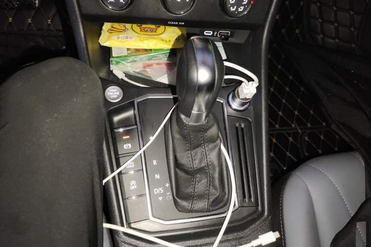 Used Volkswagen Lavida 2023 Revised Version 1.5L Automatic Starry Sky Edition – 5 Million Units Gear Lever