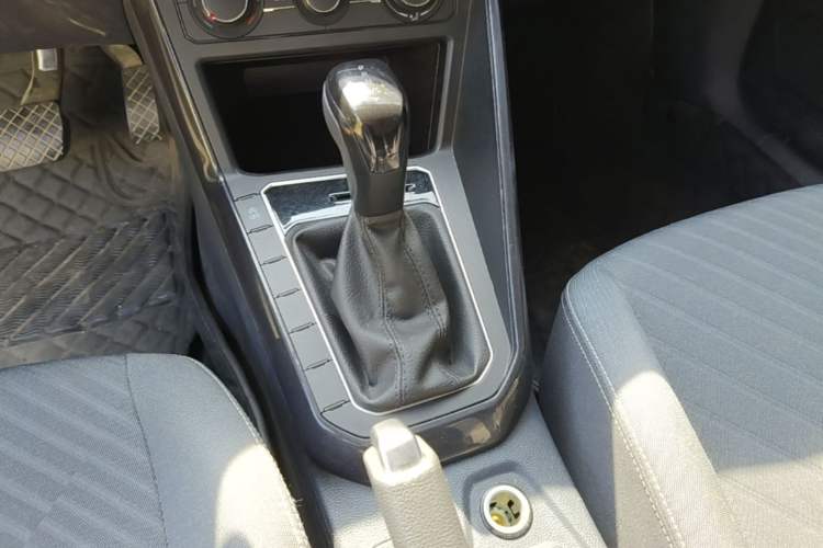 Used Volkswagen Lavida 2023 New Rui 1.5L Automatic New Yi Edition Gear Lever