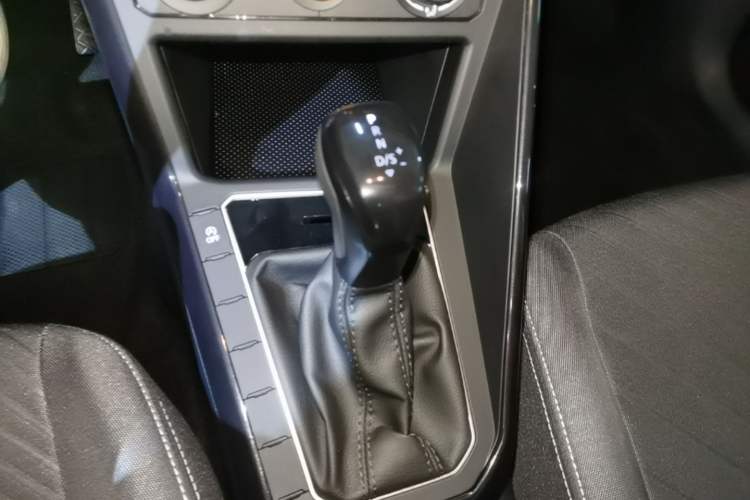 Used Volkswagen Lavida 2023 New Sharp 1.5L Automatic Excellent New Edition Gear Lever