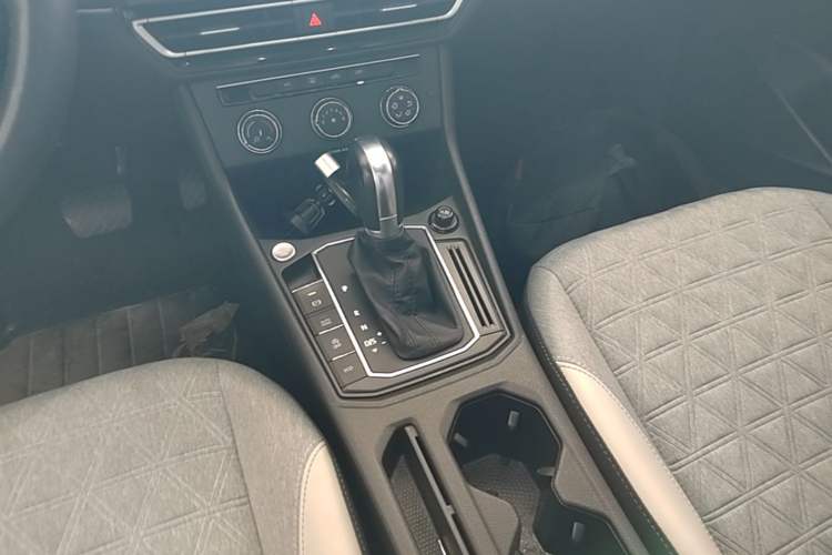 Used Volkswagen Lavida 2023 280TSI DSG Full-Comfort Edition Gear Lever