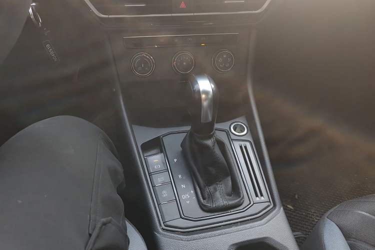 Used Volkswagen Lavida 2023 Revised 1.5L Automatic DeYi Edition Gear Lever