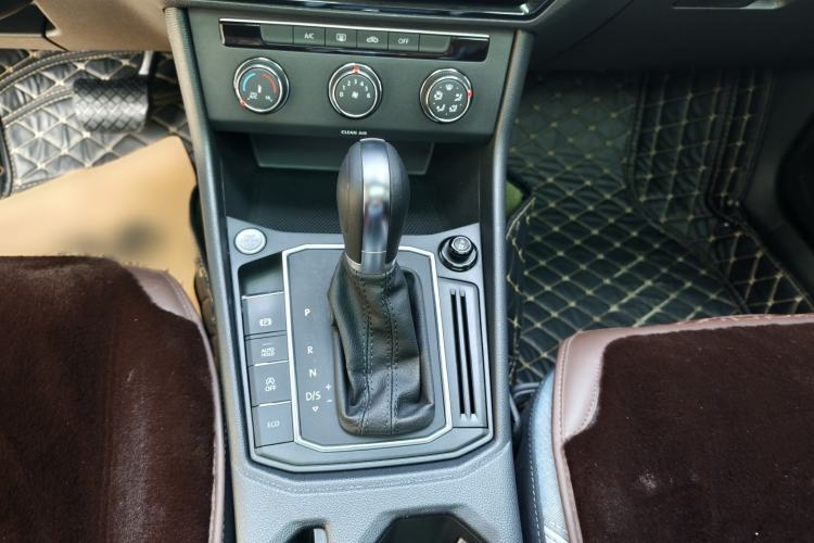 Used Volkswagen Lavida 2023 280TSI DSG Full-Comfort Edition Gear Lever