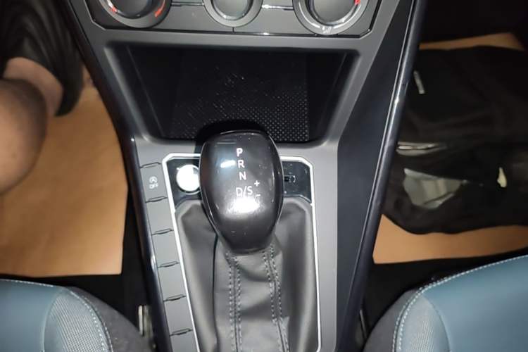 Used Volkswagen Lavida 2023 New Sharp 1.5L Automatic New Wish Edition Gear Lever
