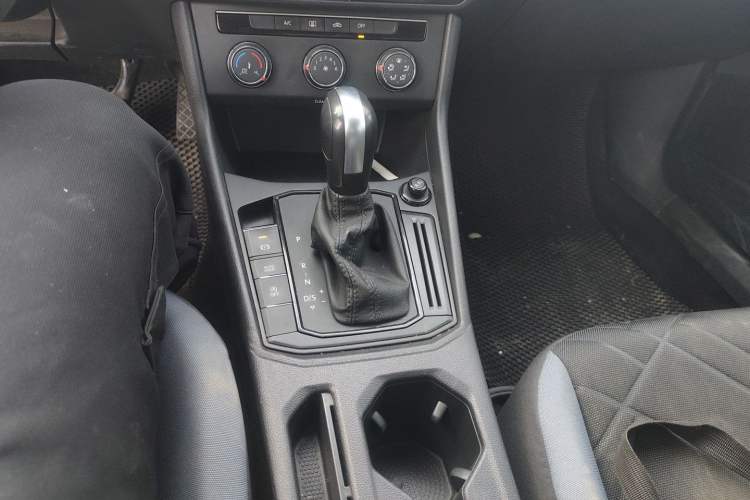 Used Volkswagen Lavida 2023 Revised 1.5L Automatic DeYi Edition Gear Lever