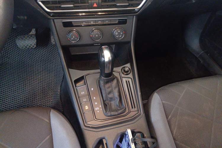 Used Volkswagen Lavida 2023 1.5L Automatic De Yi Edition Gear Lever