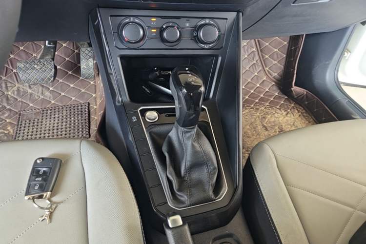 Used Volkswagen Lavida 2023 New Sharp 1.5L Automatic New Wish Edition Gear Lever