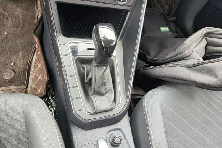 Used Volkswagen Lavida 2023 New Sharp 1.5L Automatic Excellent New Edition Gear Lever