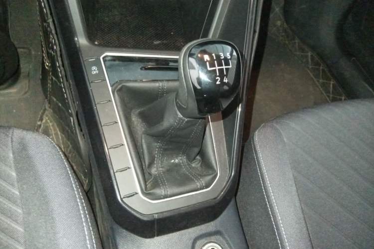 Used Volkswagen Lavida 2023 New Sharp 1.5L Manual New Comfort Edition Gear Lever