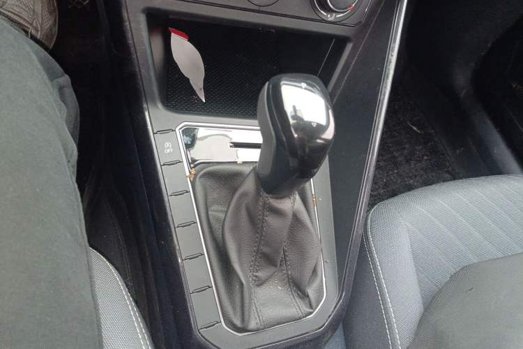 Used Volkswagen Lavida 2023 New Rui 1.5L Automatic New Yi Edition Gear Lever