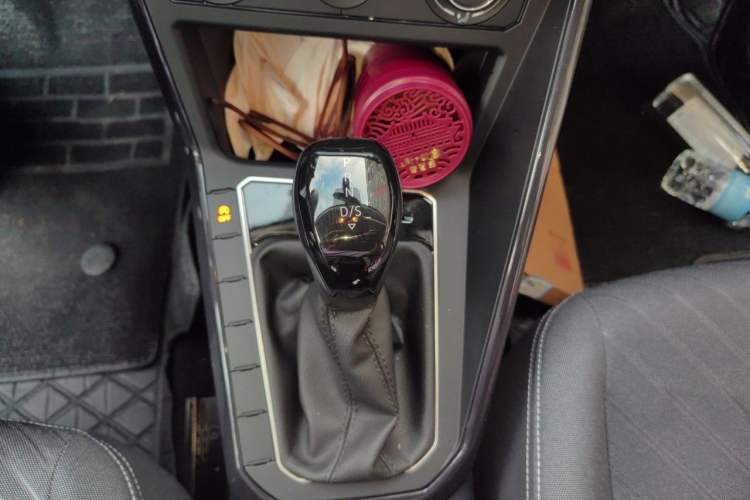 Used Volkswagen Lavida 2023 New Sharp 1.5L Automatic Excellent New Edition Gear Lever