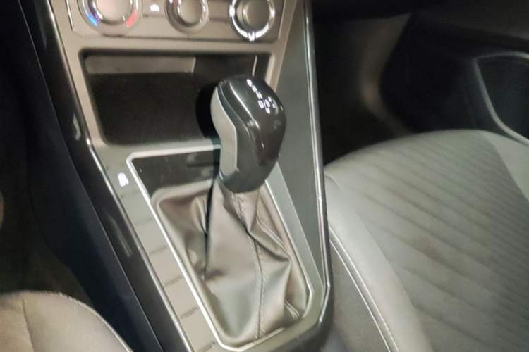 Used Volkswagen Lavida 2023 New Rui 1.5L Automatic New Yi Edition Gear Lever