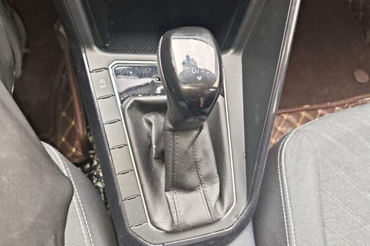 Used Volkswagen Lavida 2023 New Sharp 1.5L Automatic Excellent New Edition Gear Lever