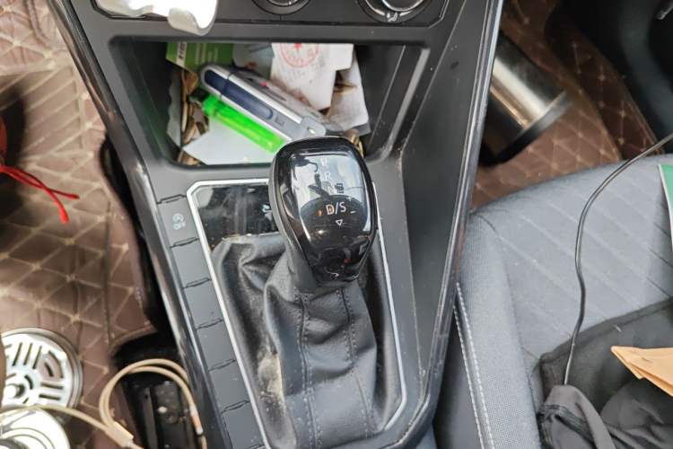 Used Volkswagen Lavida 2023 New Sharp 1.5L Automatic Excellent New Edition Gear Lever