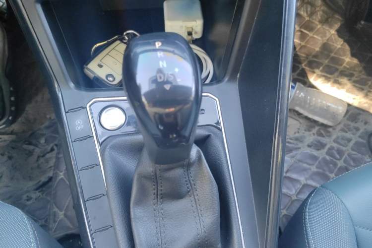 Used Volkswagen Lavida 2023 New Sharp 1.5L Automatic New Wish Edition Gear Lever