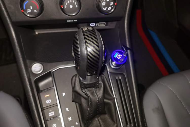 Used Volkswagen Lavida 2023 Revised Version 1.5L Automatic Starry Sky Edition – 5 Million Units Gear Lever