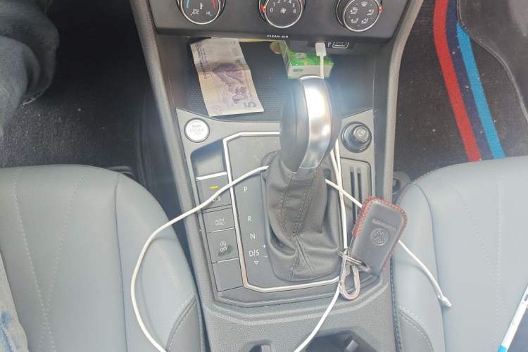 Used Volkswagen Lavida 2023 1.5L Automatic 5 Million Edition Gear Lever