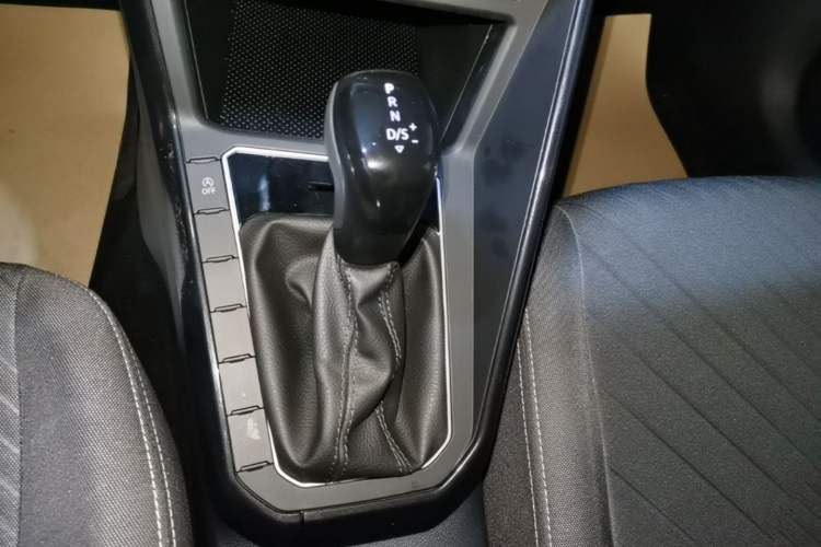 Used Volkswagen Lavida 2023 New Rui 1.5L Automatic New Yi Edition Gear Lever