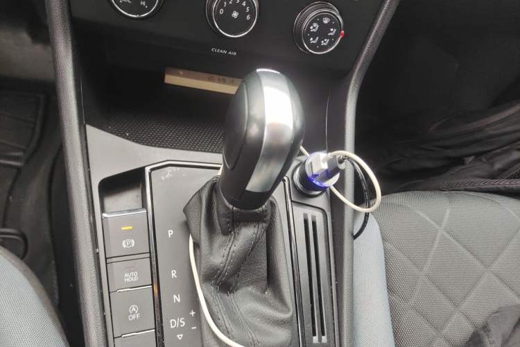 Used Volkswagen Lavida 2023 1.5L Automatic De Yi Edition Gear Lever