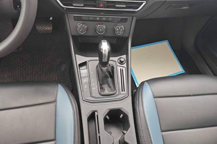 Used Volkswagen Lavida 2023 Revised 1.5L Automatic DeYi Edition Gear Lever
