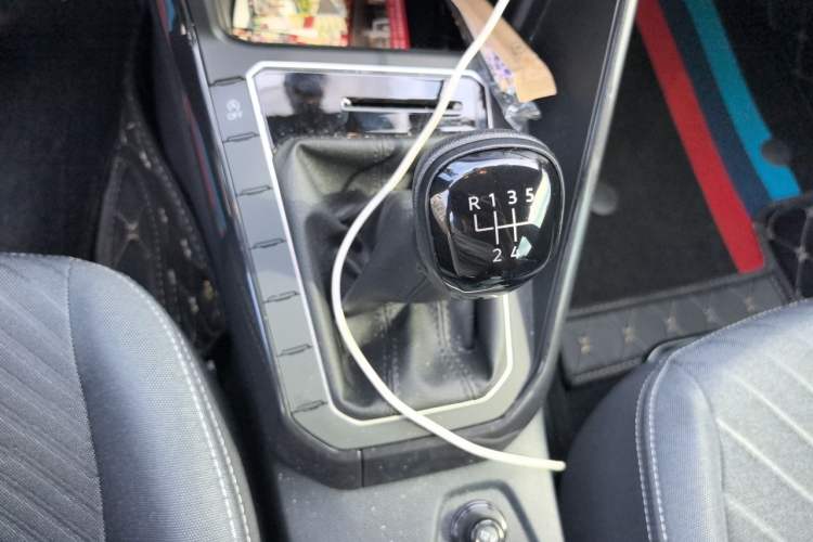 Used Volkswagen Lavida 2023 New Sharp 1.5L Manual New Comfort Edition Gear Lever