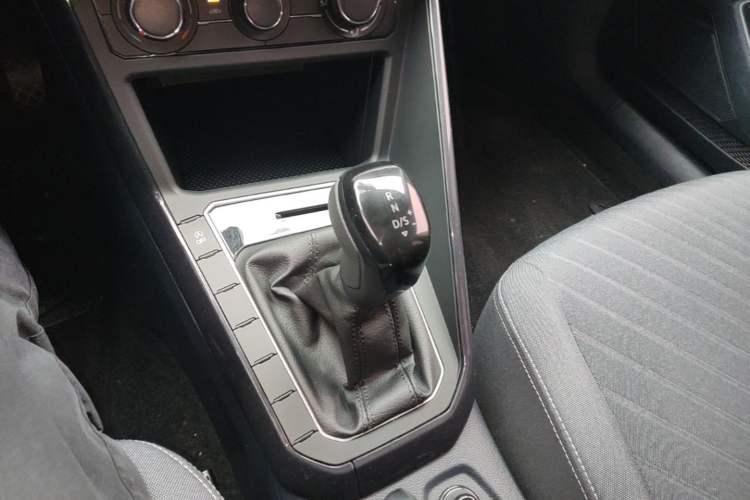 Used Volkswagen Lavida 2023 New Rui 1.5L Automatic New Yi Edition Gear Lever
