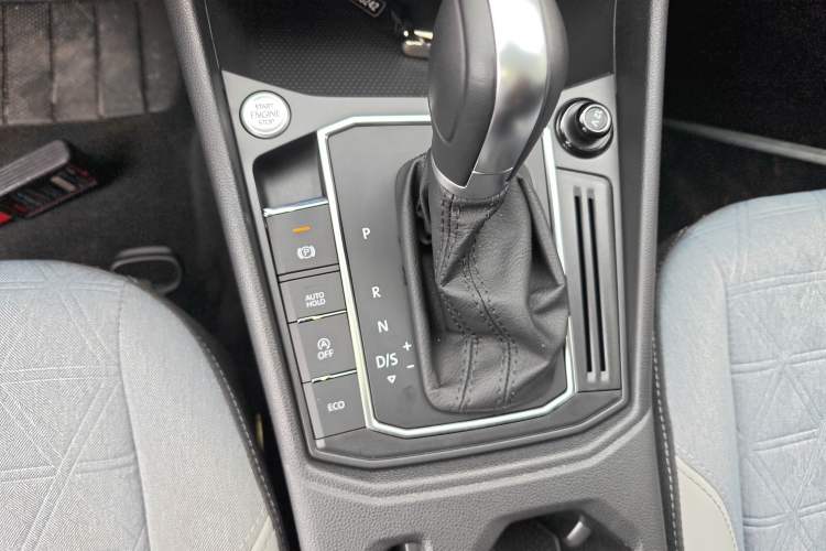 Used Volkswagen Lavida 2023 1.5L Automatic Full-Comfort Edition Gear Lever