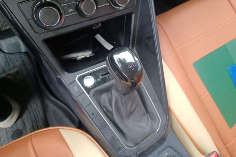 Used Volkswagen Lavida 2023 New Sharp 1.5L Automatic New Wish Edition Gear Lever