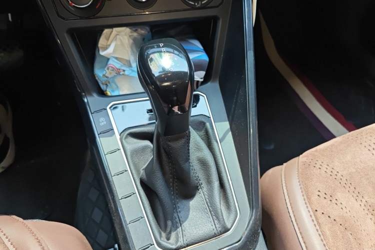 Used Volkswagen Lavida 2023 New Rui 1.5L Automatic New Yi Edition Gear Lever